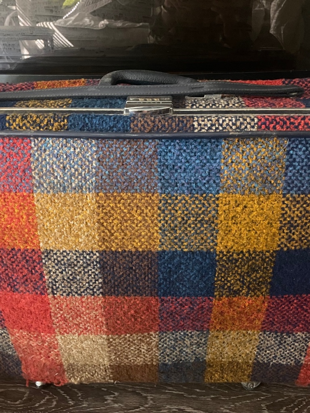 Skyway Vintage Luggage with wheels Large